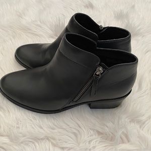 Black Size 10 Women's Time and Tru Bootie with Side Zipper